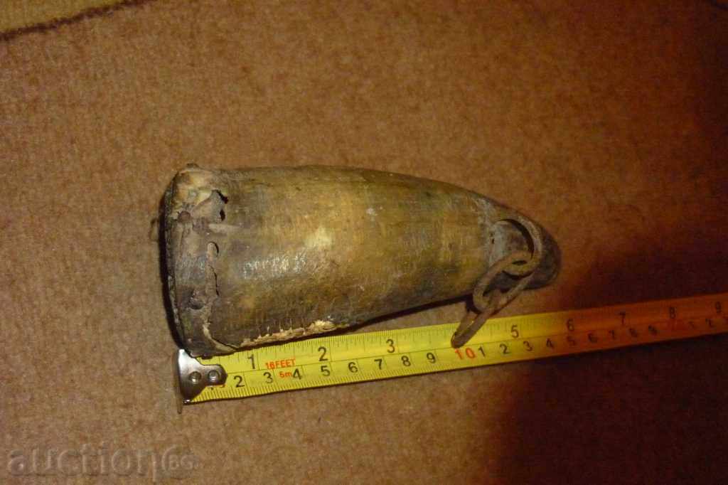 Auction Antique horn powder magazine for rifle, Pishtov Auction Antique horn powder magazine for rifle, Pishtov