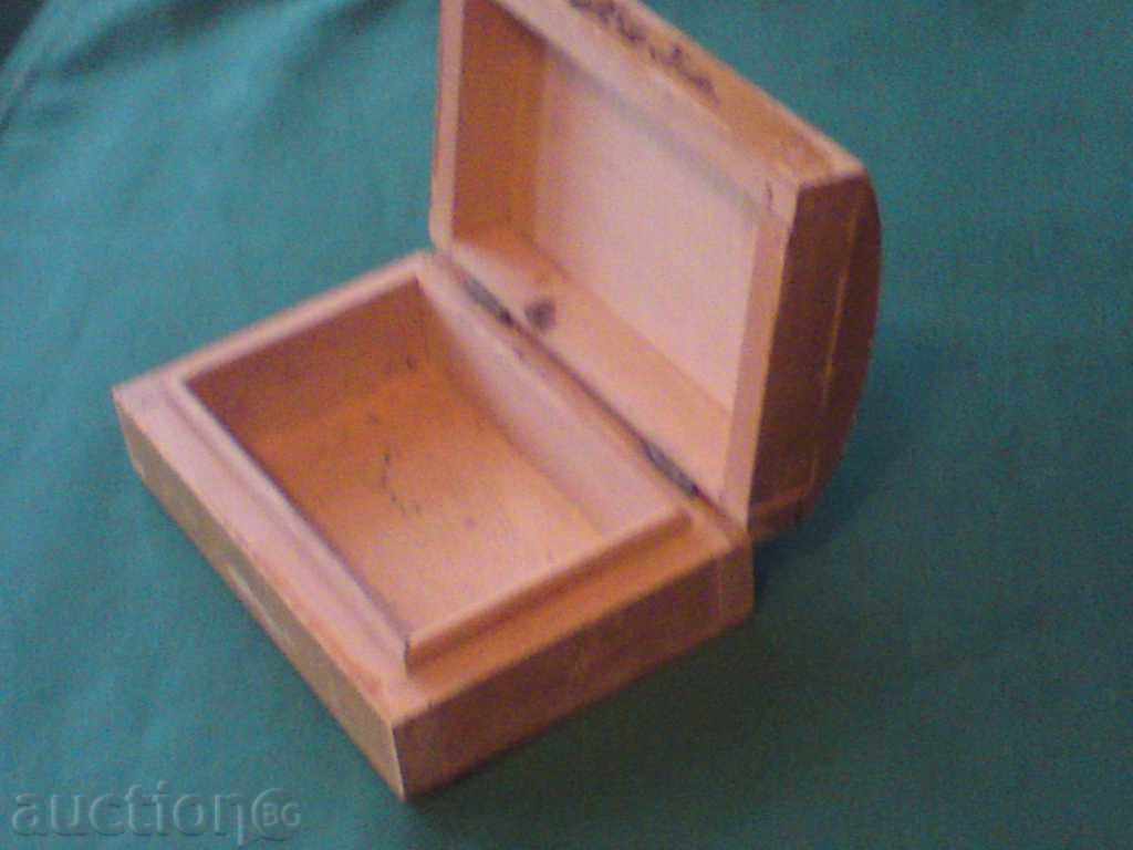 Delivery of Wooden box - painted Delivery of Wooden box - painted