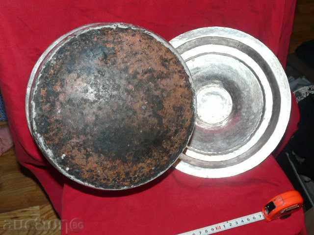 an old copper vessel with a lid with price 45.00 BGN | € 23.01 an old copper vessel with a lid with price 45.00 BGN | € 23.01