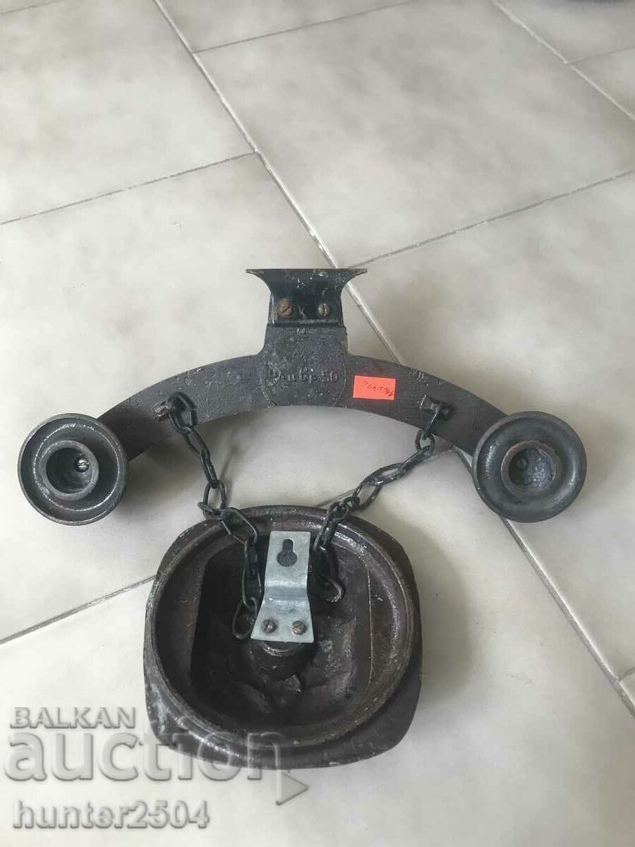 Licitație Sfeșnic 2 pentru perete și cap de leu. Licitație Sfeșnic 2 pentru perete și cap de leu.