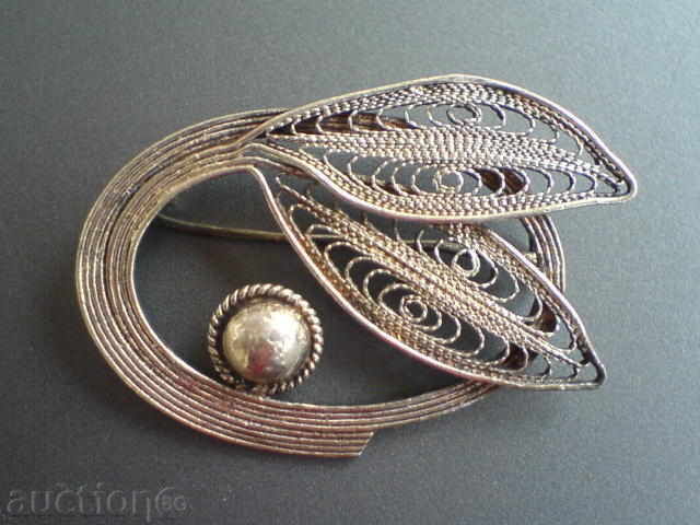 Ασημένια καρφίτσα φιλιγκράν με τιμή 37.00 BGN | € 18.92 Ασημένια καρφίτσα φιλιγκράν με τιμή 37.00 BGN | € 18.92