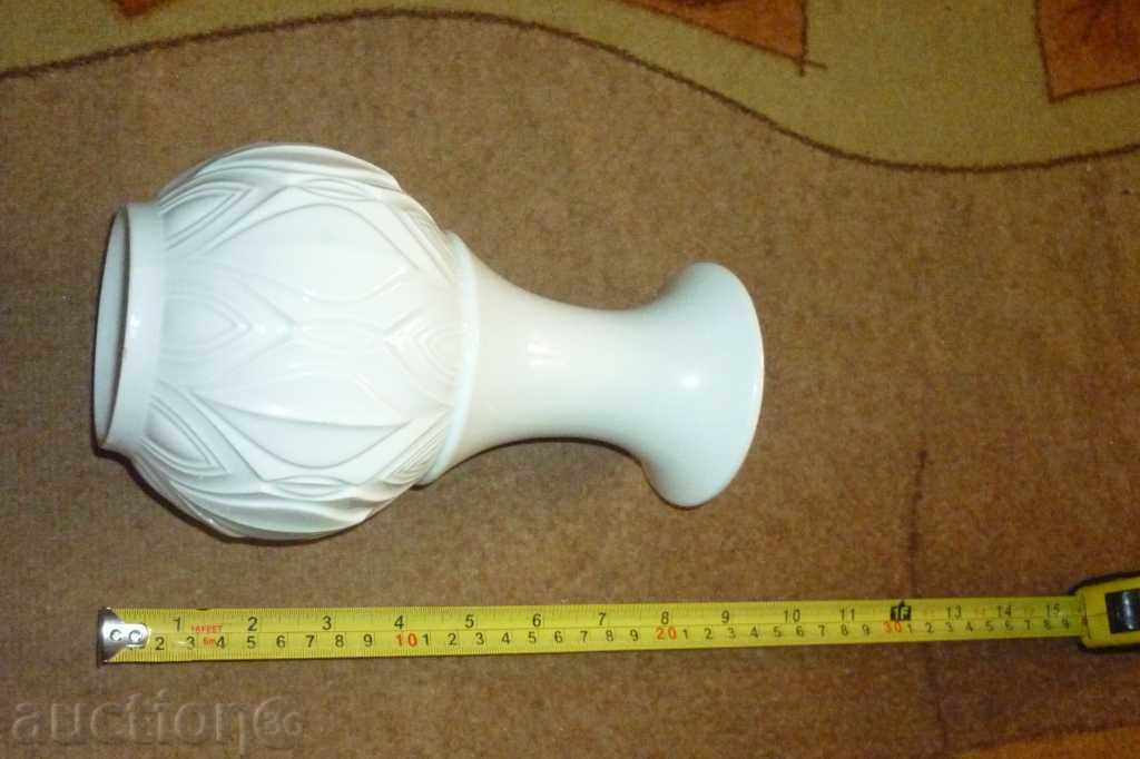 Delivery of Old Bavarian porcelain - a vase Delivery of Old Bavarian porcelain - a vase