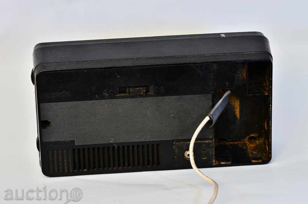 Транзисторен радиоприемник SELGA с цена € 10.23 | 20.01 лв. Транзисторен радиоприемник SELGA с цена € 10.23 | 20.01 лв.