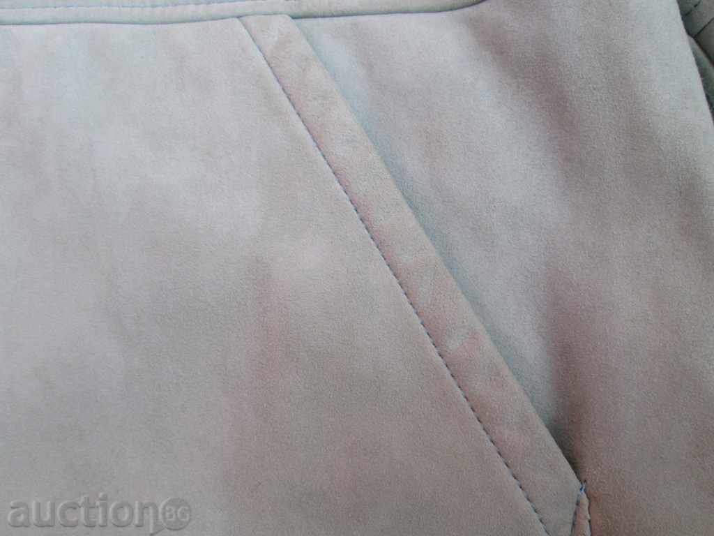 SPORTMAX oil-green leather suede leather jacket with price 20.00 BGN | € 10.23 SPORTMAX oil-green leather suede leather jacket with price 20.00 BGN | € 10.23