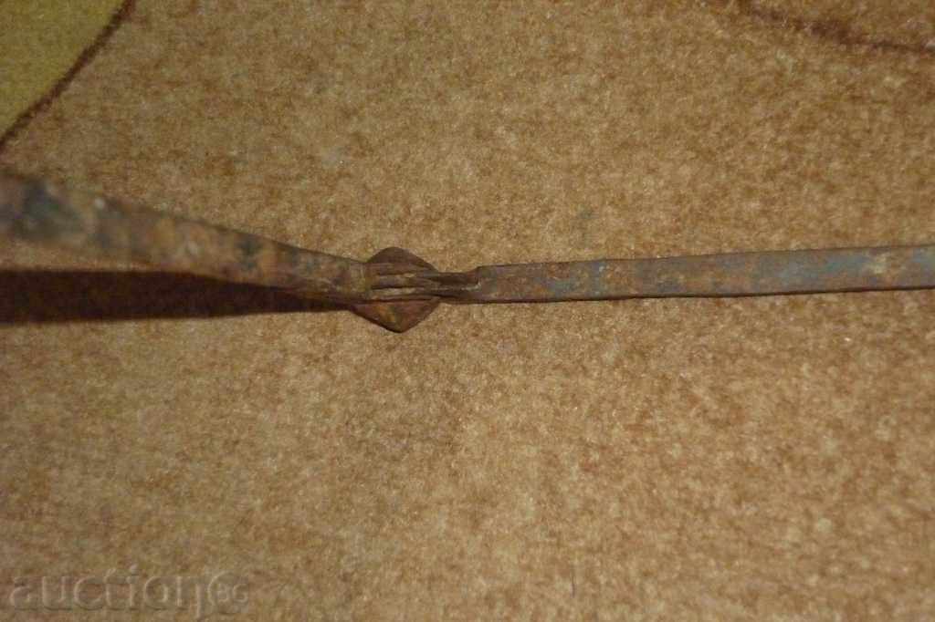 Licitație busolă veche de atelier Kolaro-fier