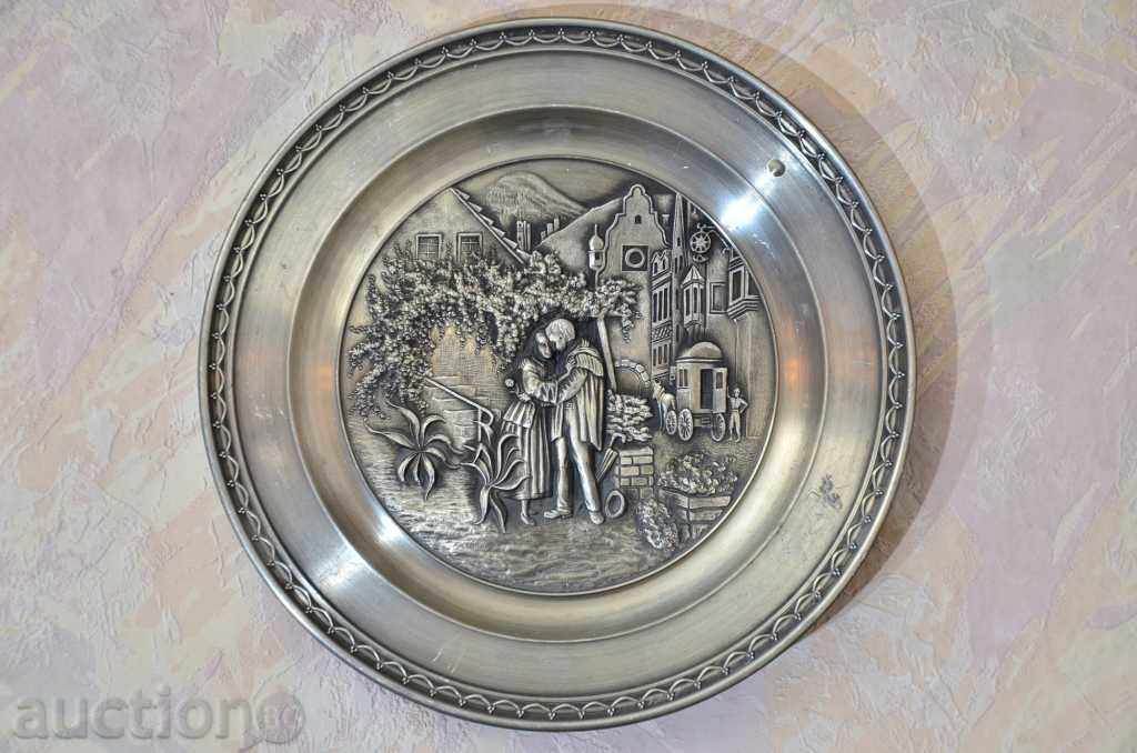 Plate souvenir of zinc