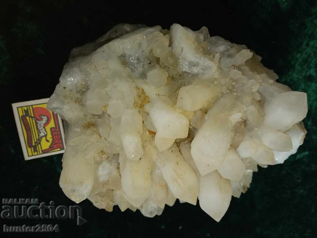 Delivery of Quartz huge druse 25x18cm with galena and pyrite underneath. Delivery of Quartz huge druse 25x18cm with galena and pyrite underneath.