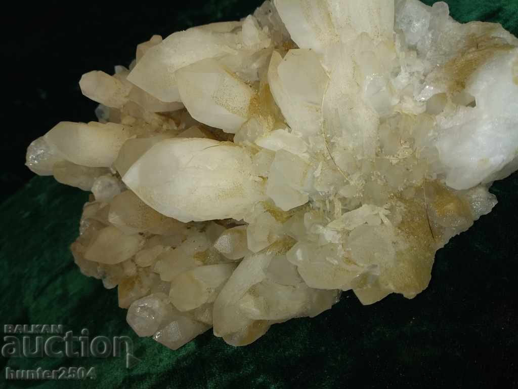 Quartz huge druse 25x18cm with galena and pyrite underneath. - 5 Quartz huge druse 25x18cm with galena and pyrite underneath. - 5