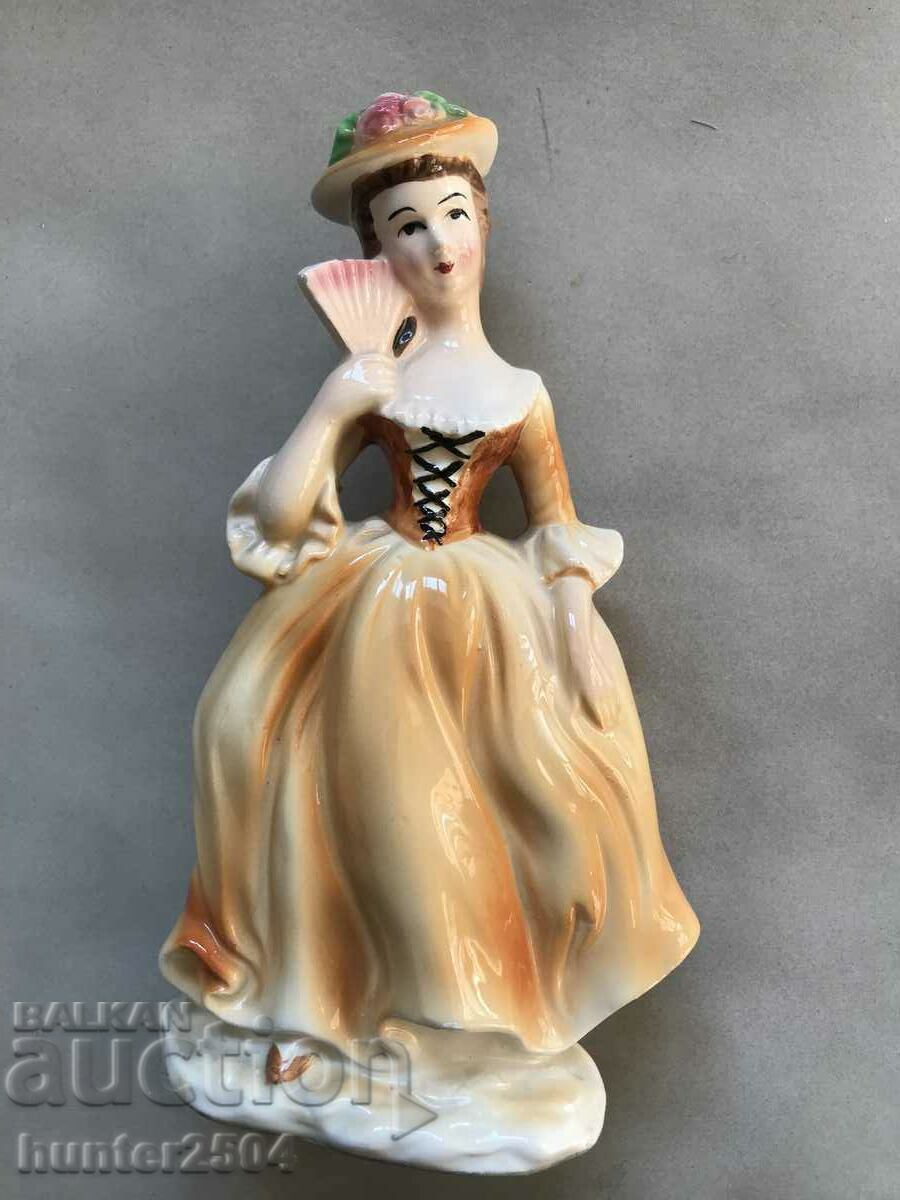 Statuette Girl with a fan-19 cmJapan with price 49.95 BGN | € 25.54 Statuette Girl with a fan-19 cmJapan with price 49.95 BGN | € 25.54