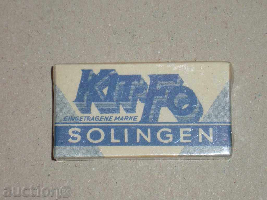 I sell old shaving blade "SOLINGEN".