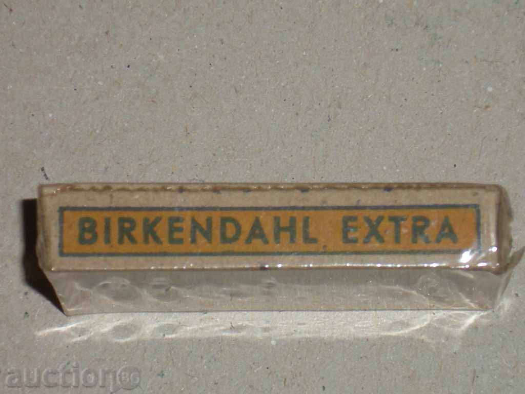 Delivery of I sell old shaving blade "SOLINGEN". Delivery of I sell old shaving blade "SOLINGEN".