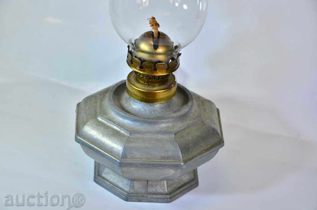 Παράδοση Διακοσμητικά λάμπα κηροζίνης ψευδαργύρου. Παράδοση Διακοσμητικά λάμπα κηροζίνης ψευδαργύρου.