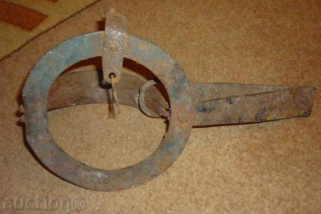 Delivery of An antique hand forged trap Delivery of An antique hand forged trap