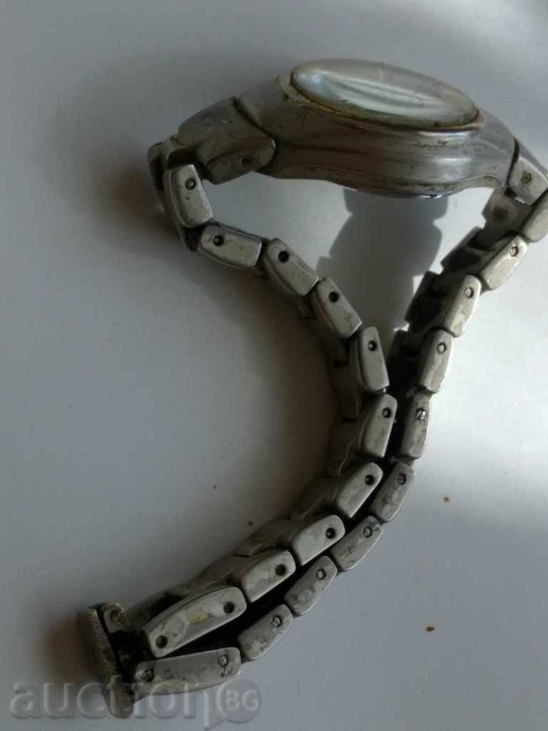 Clock Q & Q with price 4.00 BGN | € 2.05 Clock Q & Q with price 4.00 BGN | € 2.05