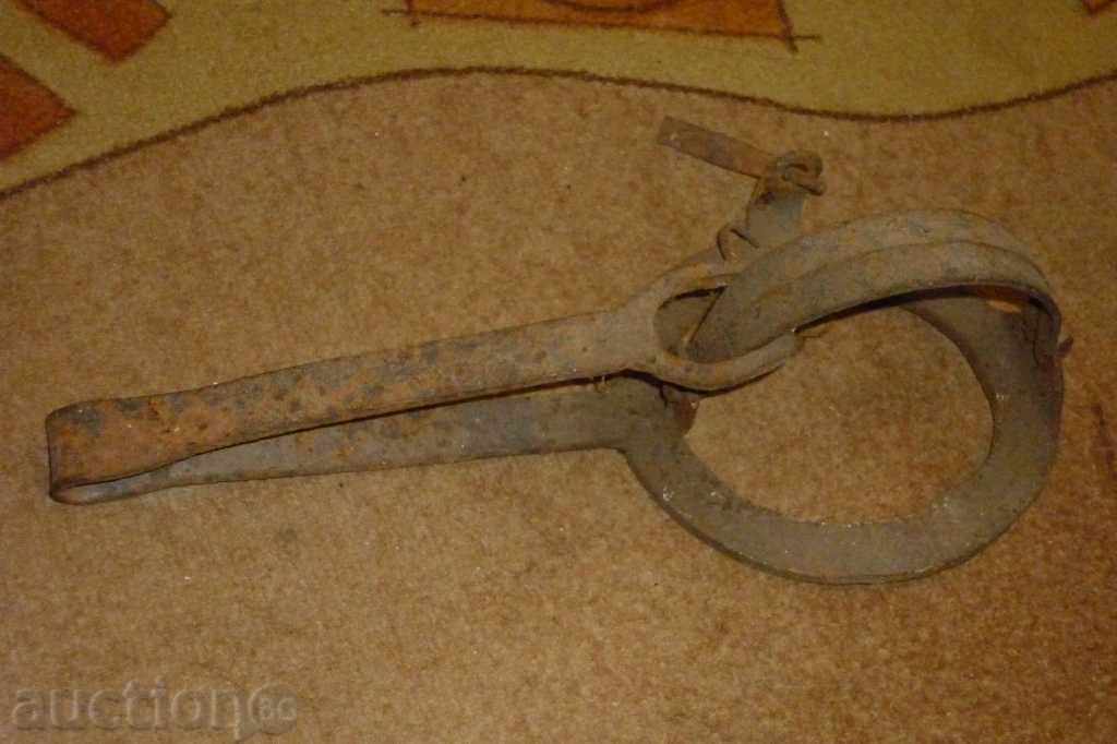 Auction An antique hand forged trap Auction An antique hand forged trap