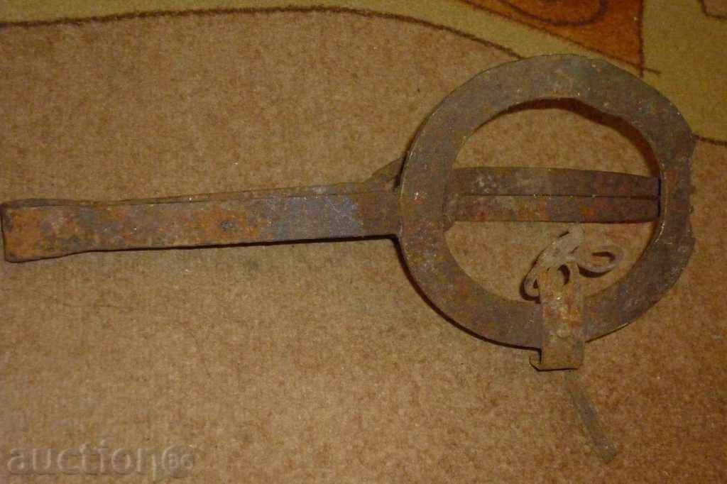 Delivery of An antique hand forged trap Delivery of An antique hand forged trap