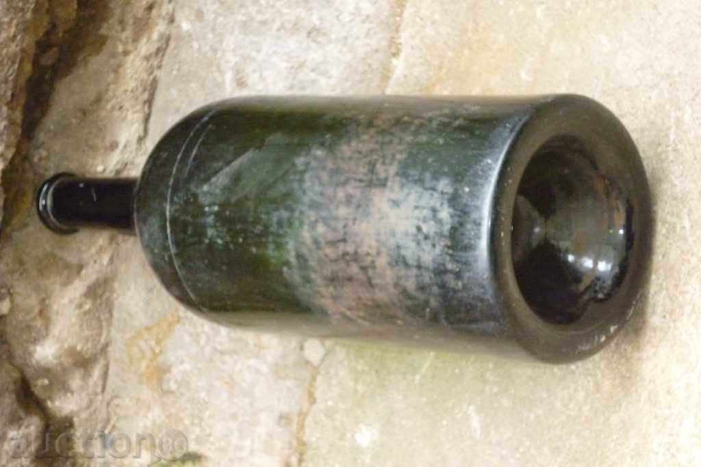 Delivery of An old-fashioned bottle, a bottle of wine