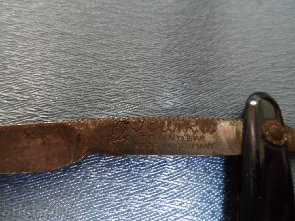 razor with price 20.00 BGN | € 10.23 razor with price 20.00 BGN | € 10.23