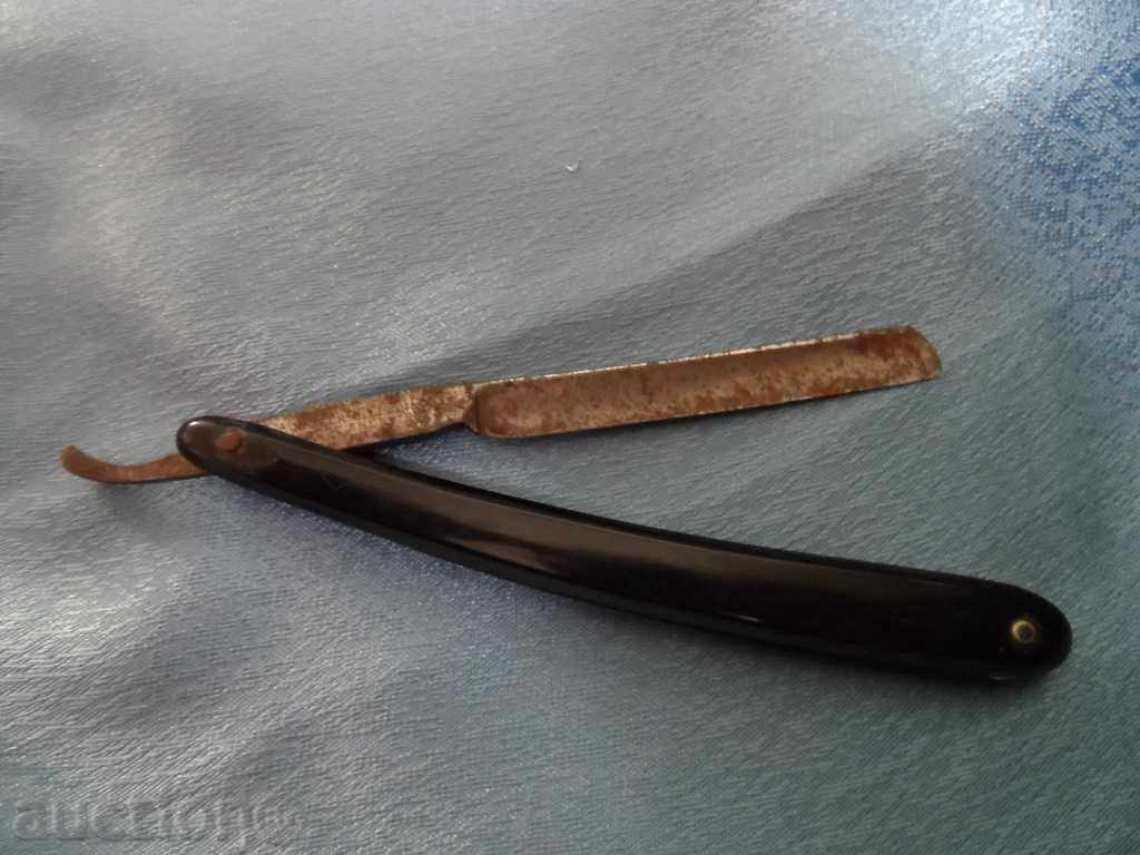 Delivery of razor Delivery of razor