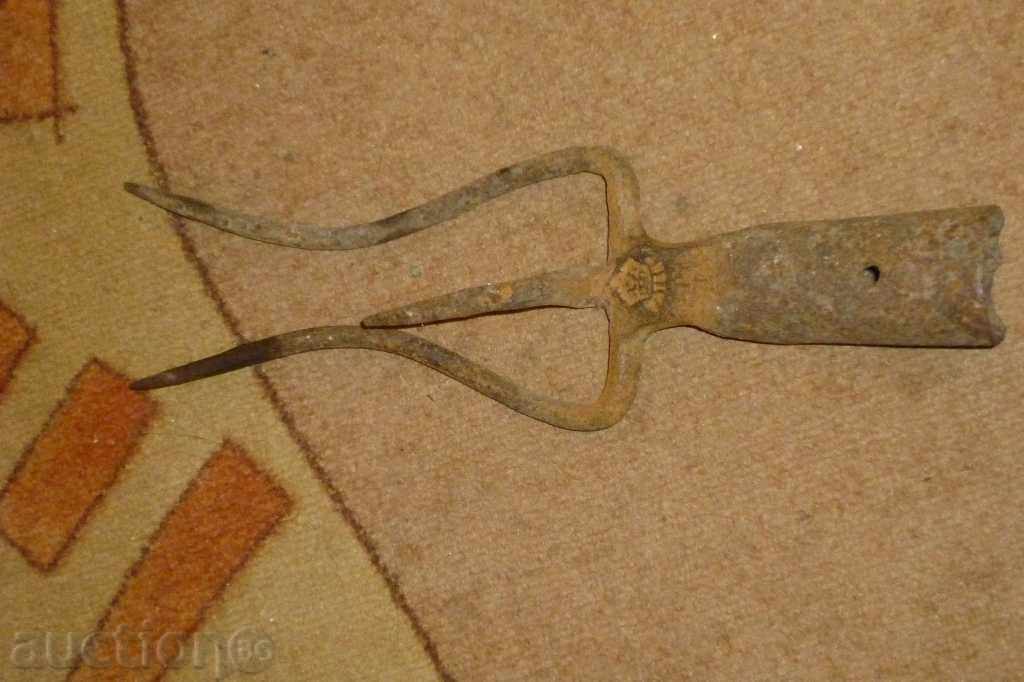 An old profiled villa, tool with price 39.00 BGN | € 19.94 An old profiled villa, tool with price 39.00 BGN | € 19.94