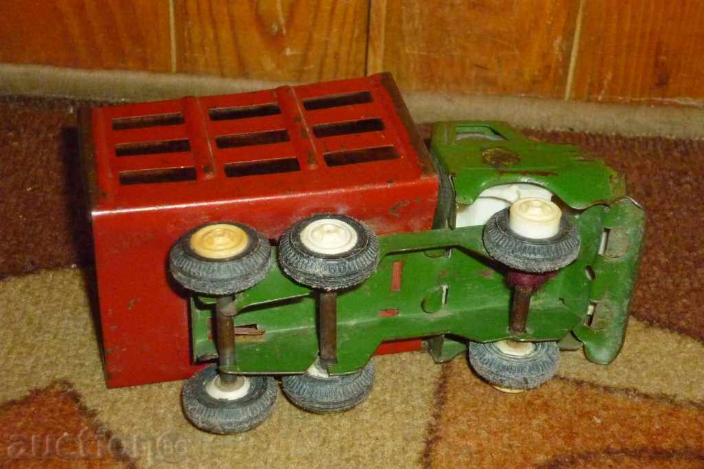 Soc. a toy truck, a cart, a car, a truck - 5 Soc. a toy truck, a cart, a car, a truck - 5