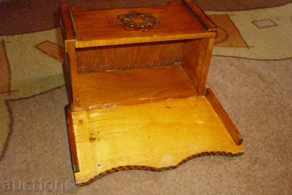 Delivery of Antique jewelry box Delivery of Antique jewelry box