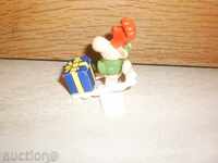 A toy from KINDER SURPRISE-8