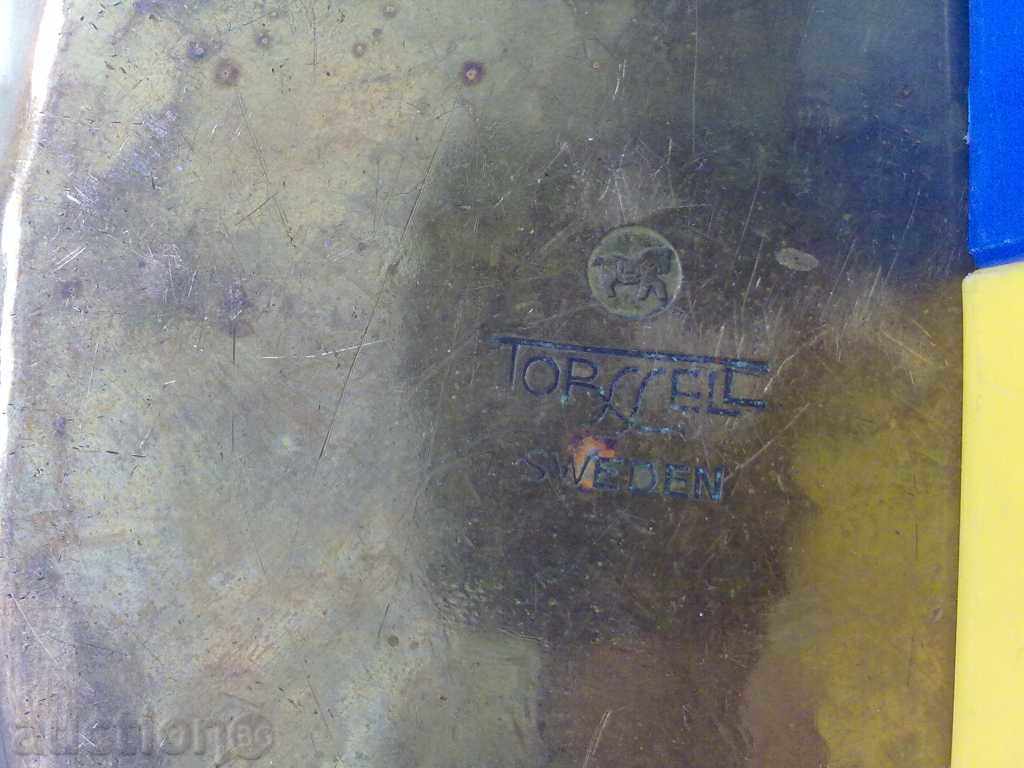 LOT DECORATIVE VESSELS-BRONZE AND HONEY - 6 LOT DECORATIVE VESSELS-BRONZE AND HONEY - 6