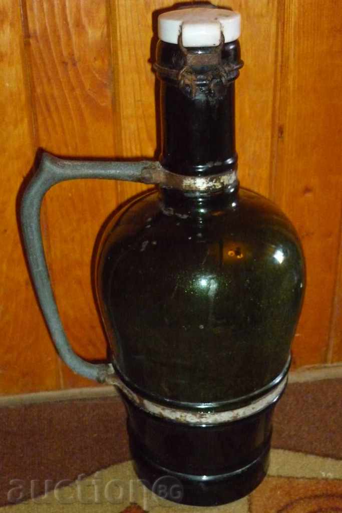 An old bottle, a tamarind, a bottle, a jug, a glass, a vase with price 42.00 BGN | € 21.47 An old bottle, a tamarind, a bottle, a jug, a glass, a vase with price 42.00 BGN | € 21.47