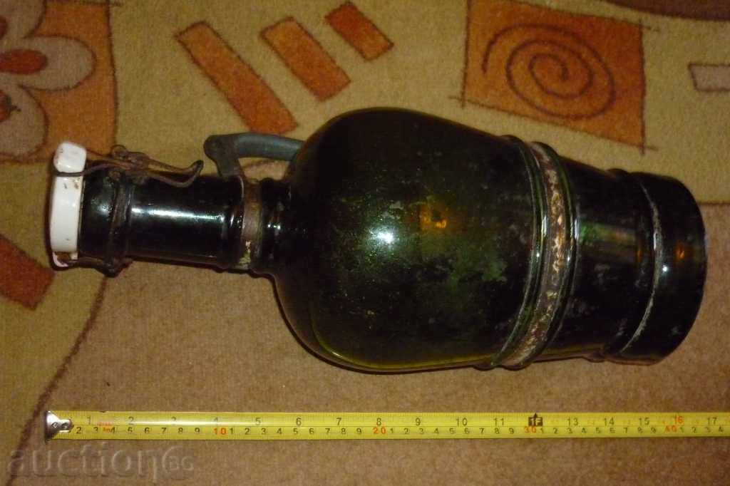 Auction An old bottle, a tamarind, a bottle, a jug, a glass, a vase Auction An old bottle, a tamarind, a bottle, a jug, a glass, a vase