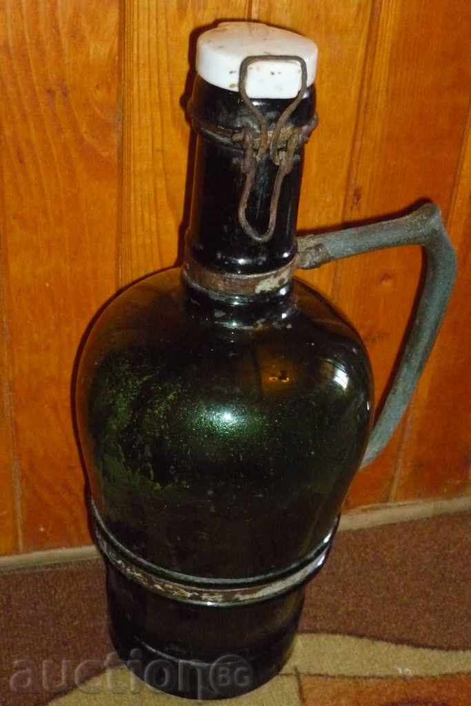 An old bottle, a tamarind, a bottle, a jug, a glass, a vase - 7 An old bottle, a tamarind, a bottle, a jug, a glass, a vase - 7