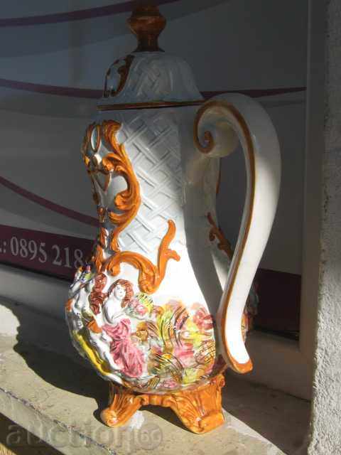 Auction A pot with a porcelain lid Auction A pot with a porcelain lid