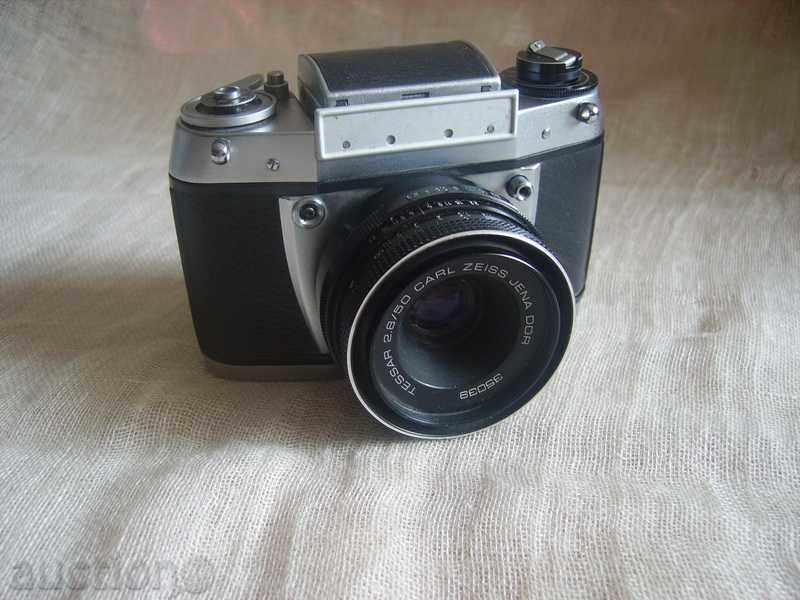 Продавам фотоапарат Exa 1b