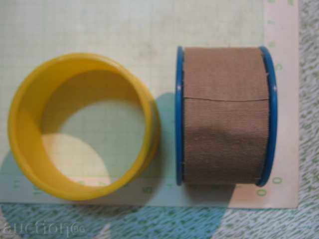 Licitație Band-Aid pe o rolă