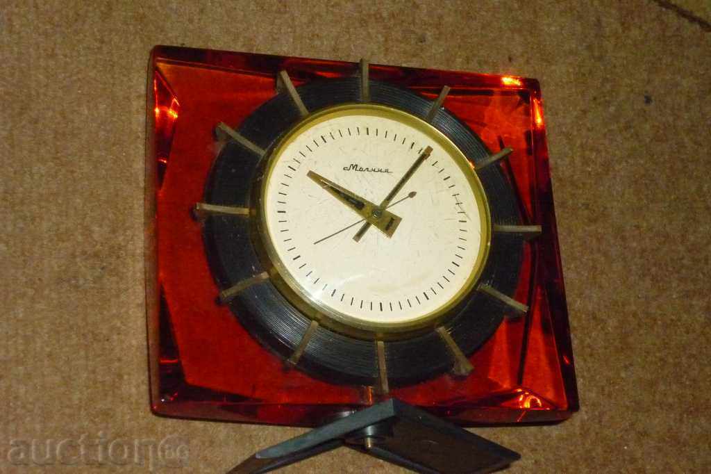 Настолен часовник "МЪЛНИЯ", соц реализъм, будилник с цена 69.00 лв. | € 35.28 Настолен часовник "МЪЛНИЯ", соц реализъм, будилник с цена 69.00 лв. | € 35.28