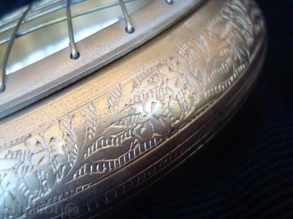 scrumiera trabuc masive din bronz gravate pe metal. cu preț 29.95 BGN | € 15.31 scrumiera trabuc masive din bronz gravate pe metal. cu preț 29.95 BGN | € 15.31