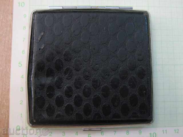 Табакера черна с цена 5.00 лв. | € 2.56 Табакера черна с цена 5.00 лв. | € 2.56