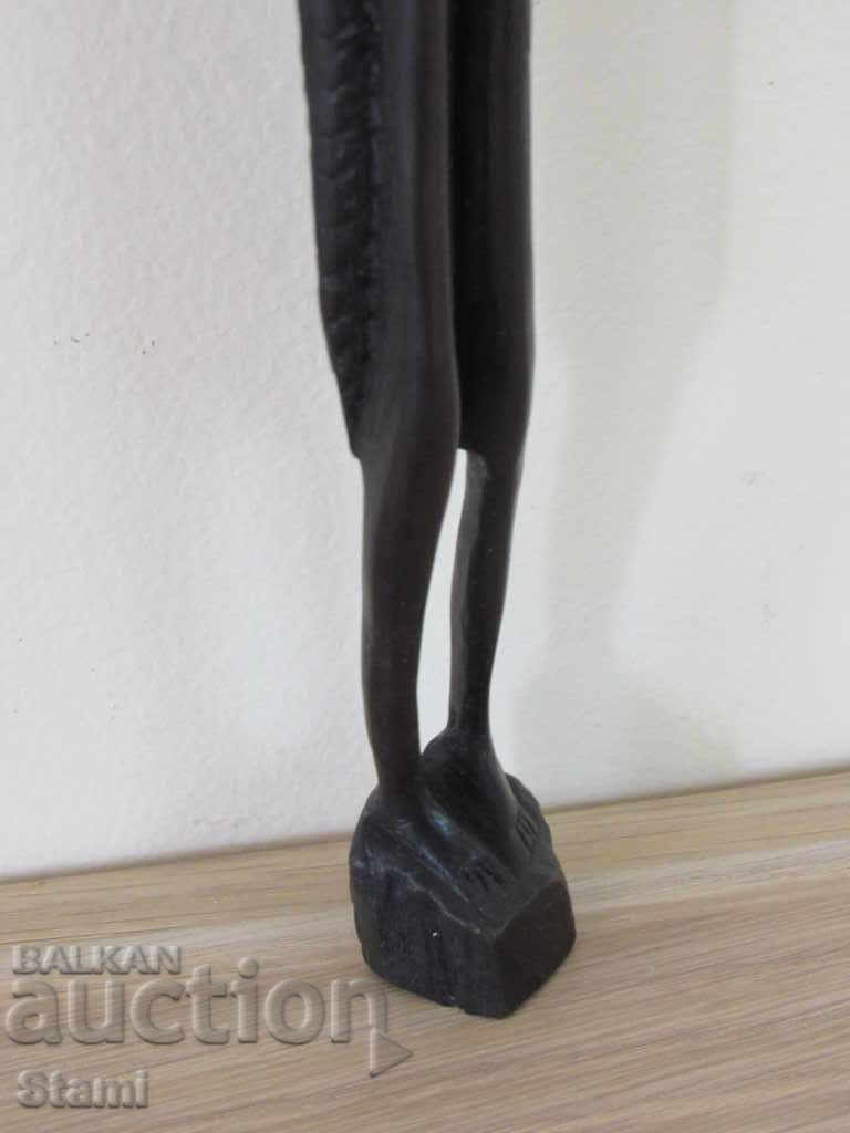Delivery of Massai-ebony figure
