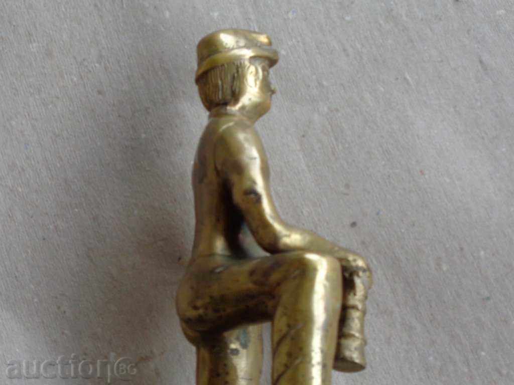 Доставка на Бронзова статуетка, фигура, фигурка, пластика Доставка на Бронзова статуетка, фигура, фигурка, пластика