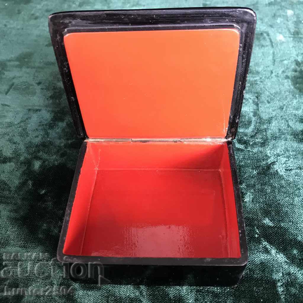 Cutie veche "papier-mâché" pictată manual de autor 10/8/4 cm cu preț € 19.95 | 39.02 BGN