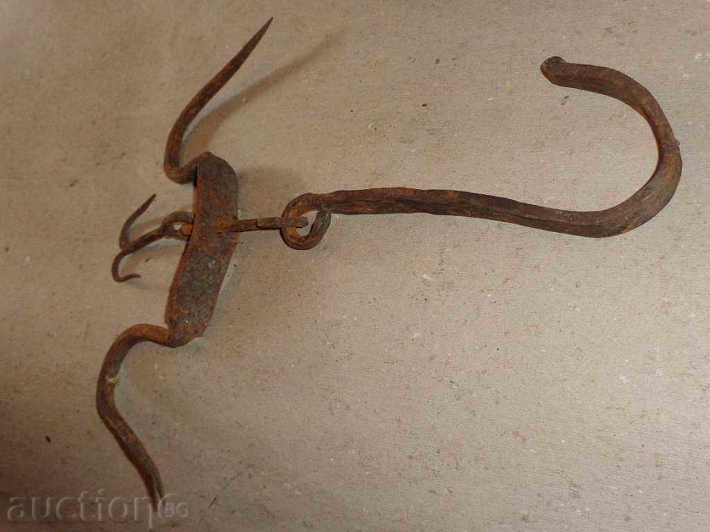 Delivery of An old forged scraping hook, double twin