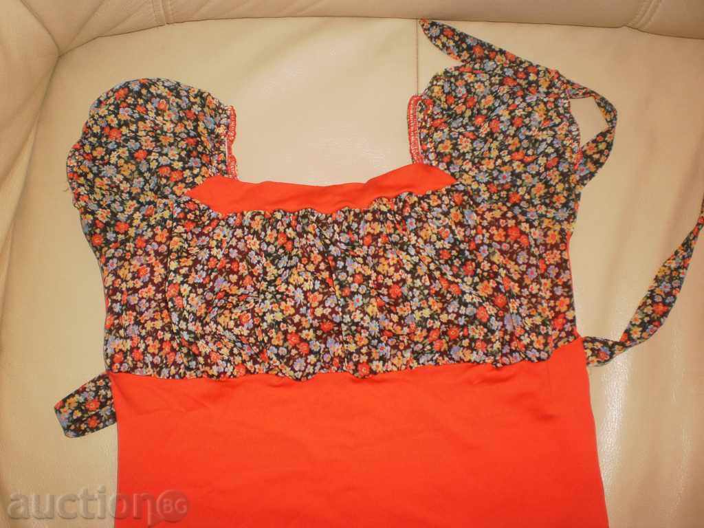 Tunic with short sleeve, board and belt, size 140 with price 6.00 BGN | € 3.07