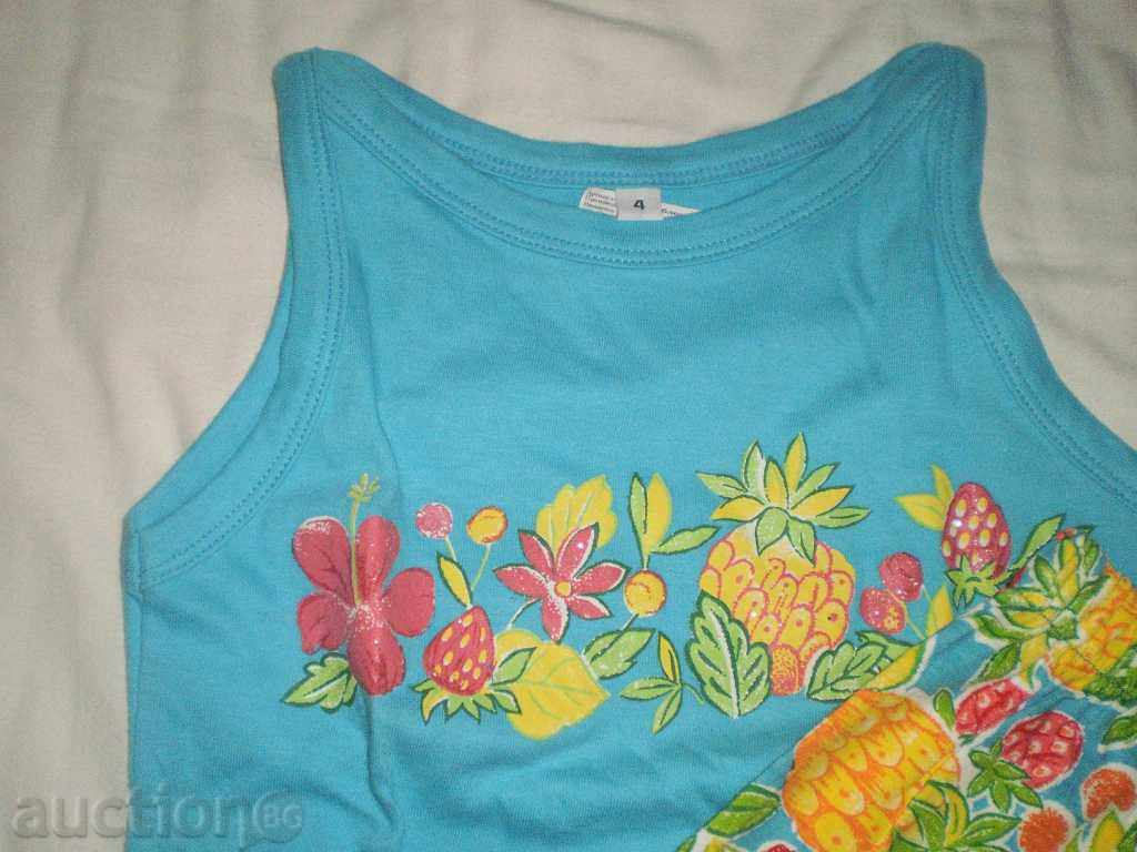 Auction  Set for 3-4-year-old girl in t-shirt and shorts with fruit
