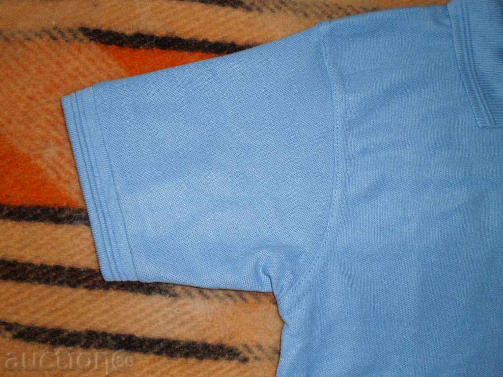 Licitație T-shirt pentru copii pentru un băiat cu nasturi, guler și ștampila de dimensiune 140