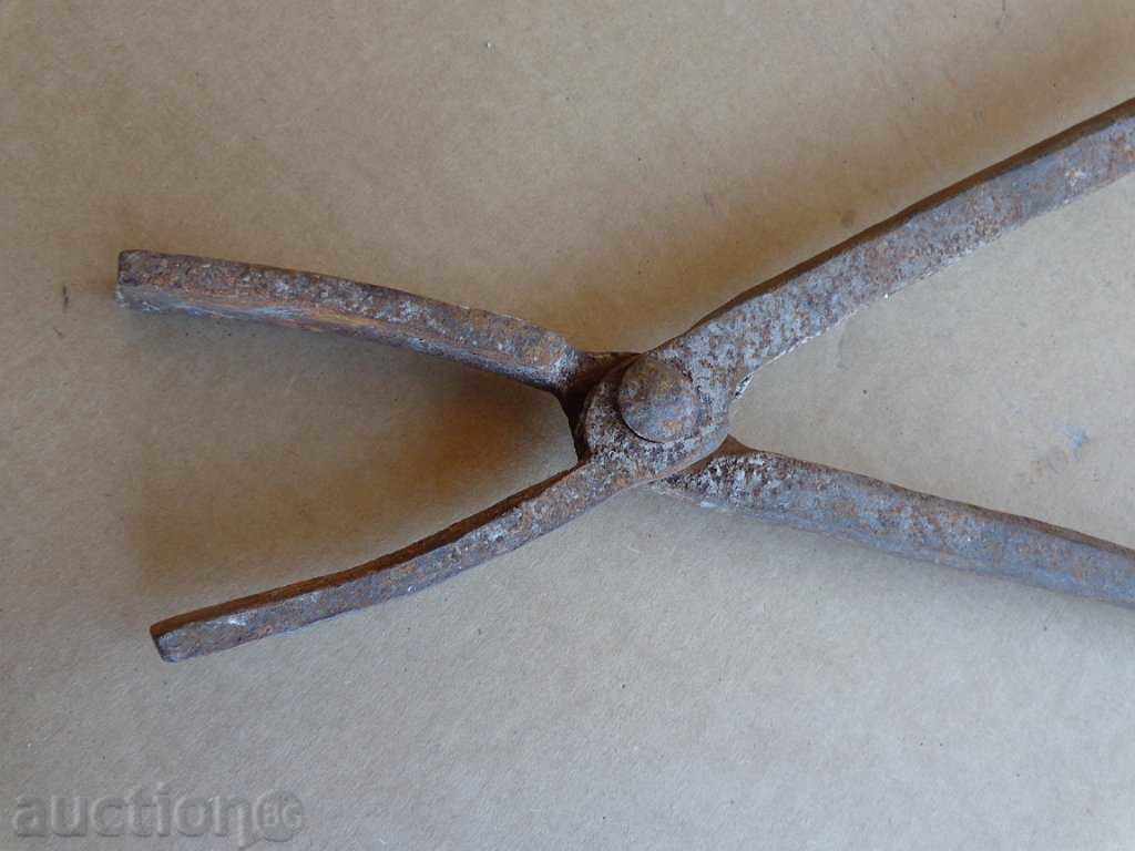 Delivery of Antique forging pliers