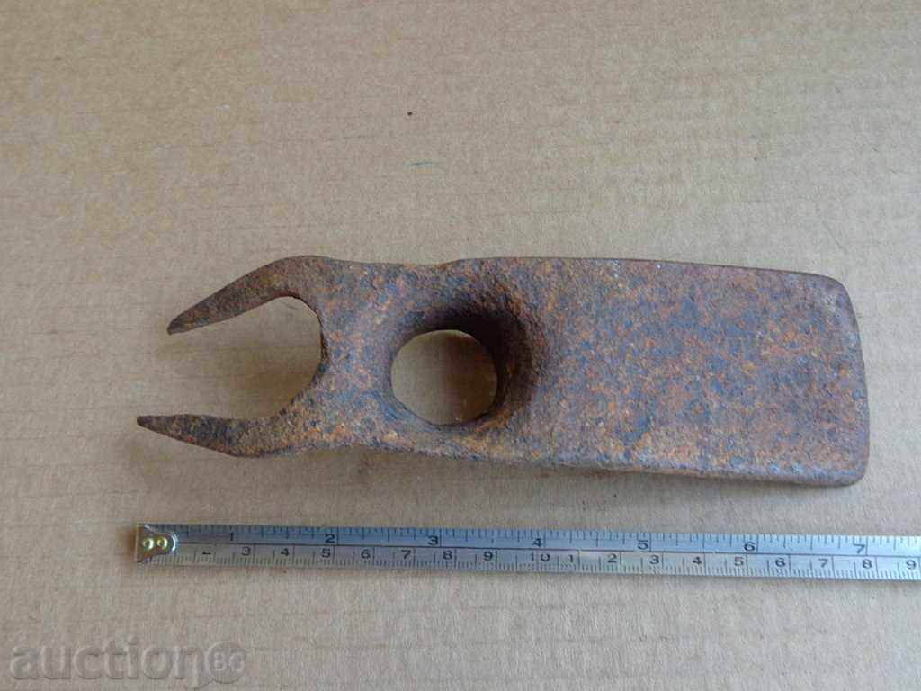 Delivery of Ancient agricultural log, chapel, turnip, wrought iron Delivery of Ancient agricultural log, chapel, turnip, wrought iron