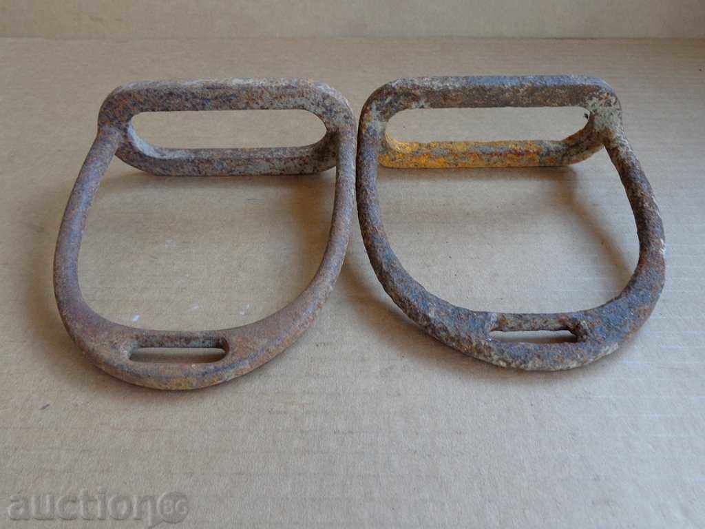 Ένα ζευγάρι αναβολείς για ένα άλογο ιππικού - 7 Ένα ζευγάρι αναβολείς για ένα άλογο ιππικού - 7