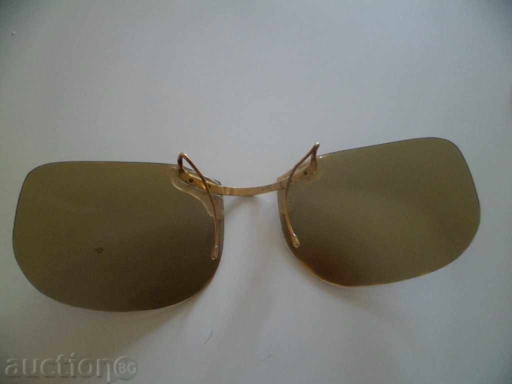 Auction OLD EYES Vintage Polaroid Made in France Auction OLD EYES Vintage Polaroid Made in France