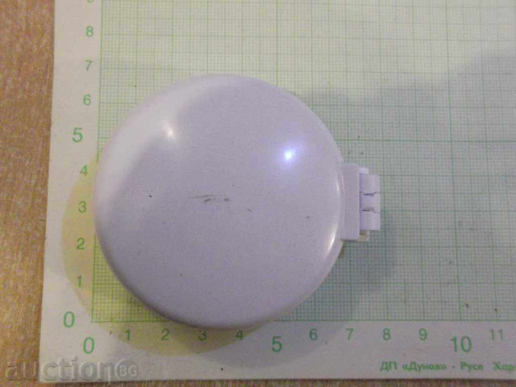 Mirror foldable with brush with price 2.50 BGN | € 1.28