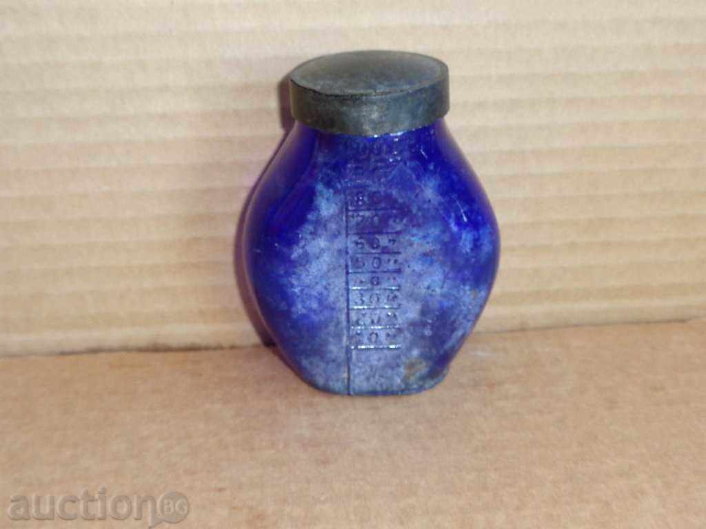 An old medicine bottle, a jar, a bottle - 7 An old medicine bottle, a jar, a bottle - 7